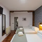 Konukevi Casual Mardones