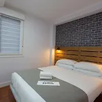 Konukevi Casual Mardones